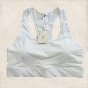 Fabletics On-The-Go Medium Impact Sports Bra - L